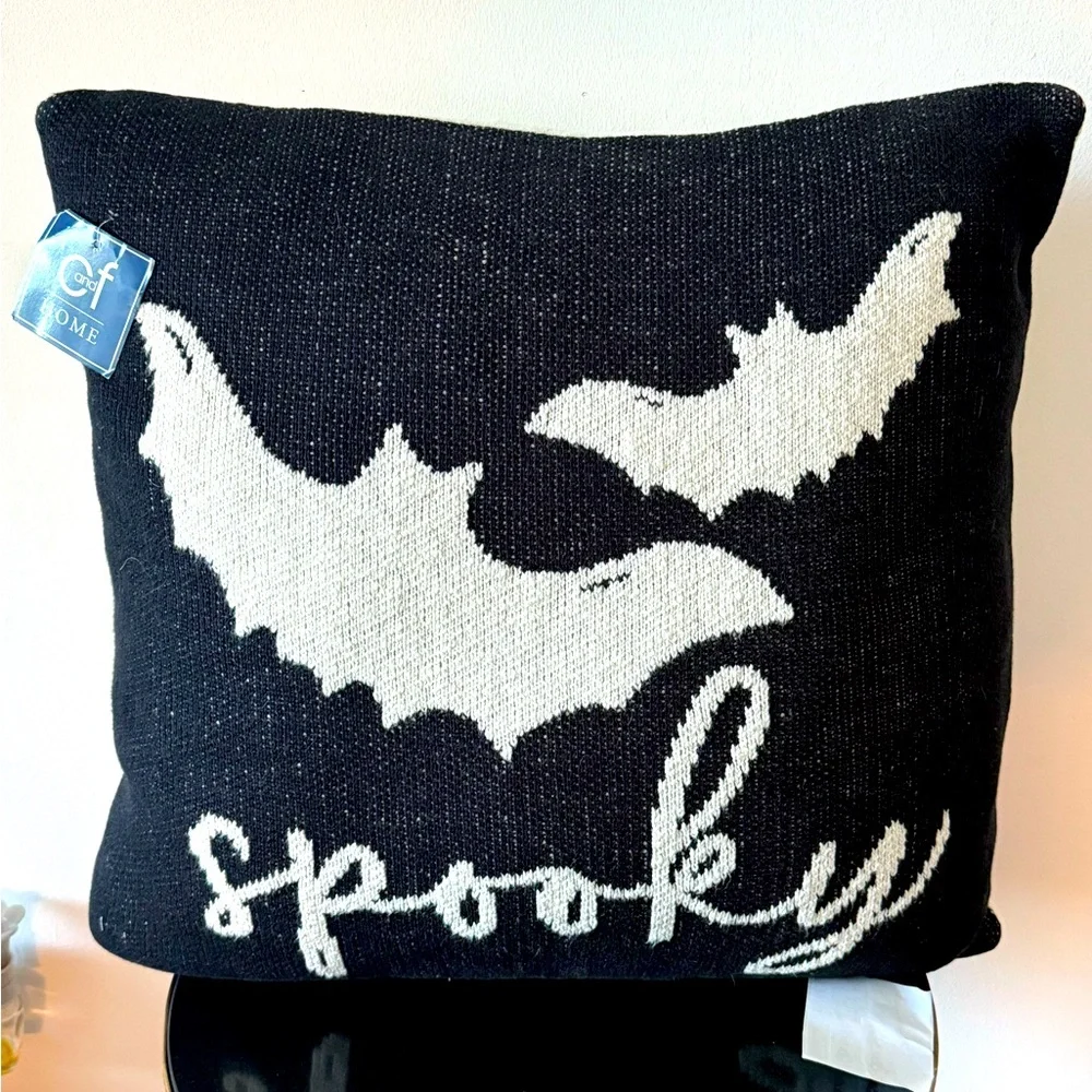 NEW. C&F Home Halloween Spooky Bat Pillow throw. Double Sided. 20” X 20”. 🦇 🎃